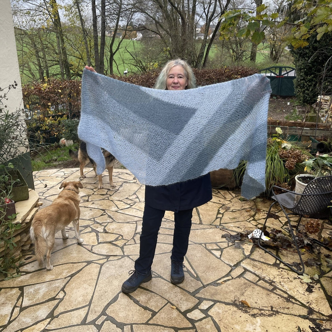 Topas in Harmonie mit Hellblau