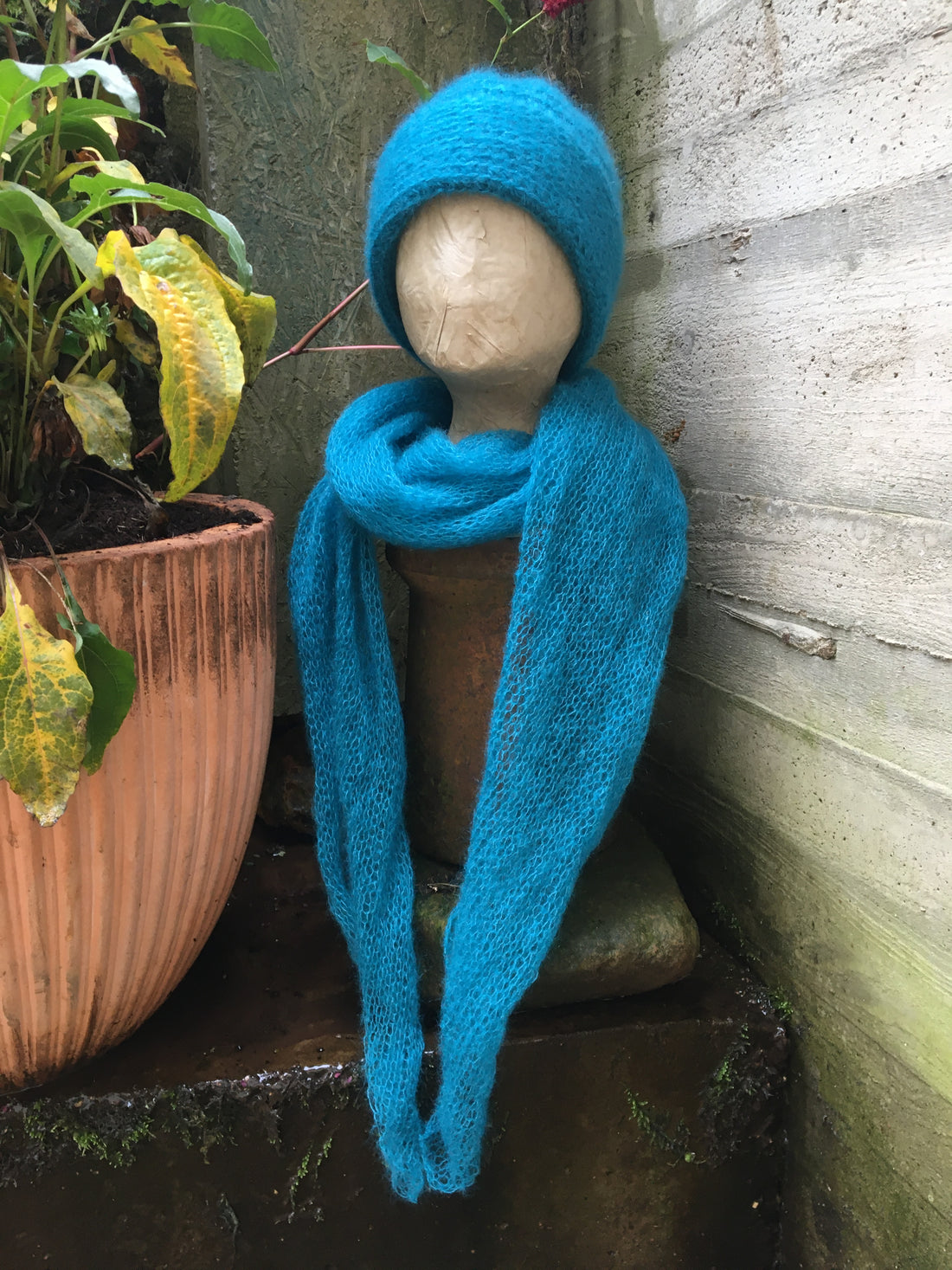 Mütze und Schal Lagune