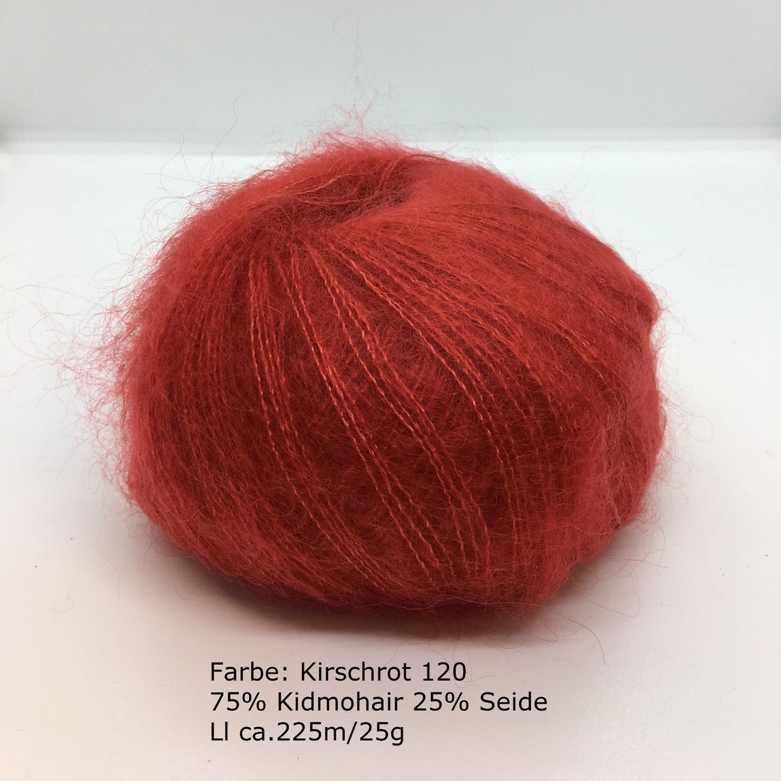 Kidmohair-Seiden Knäuel Kirschrot